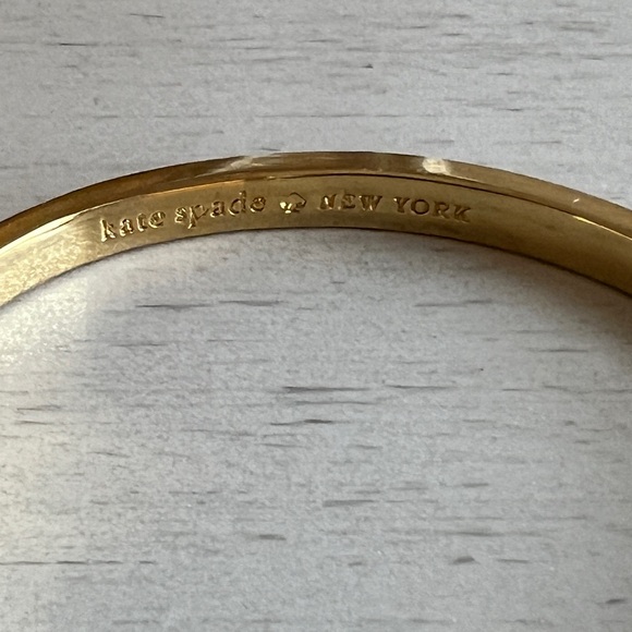 Kate Spade Spot The Spade Pink Enamel Hinged Bangle - Picture 4 of 7